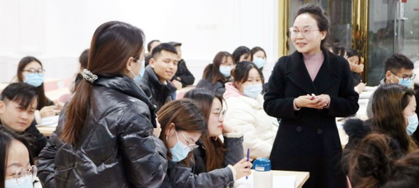 富平 专家指导+名师授课+培优补弱+日清月结的教学模式