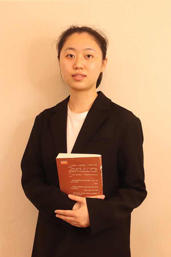 富平梁艺 本科学历，优秀班主任